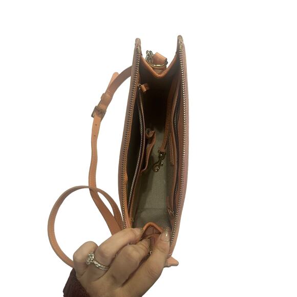 Vintage Salmon Colored Dooney & Bourke Cross Body Purse Bag - Picture 4 of 16